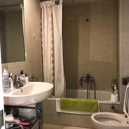 Con Buena Vista Apartment *